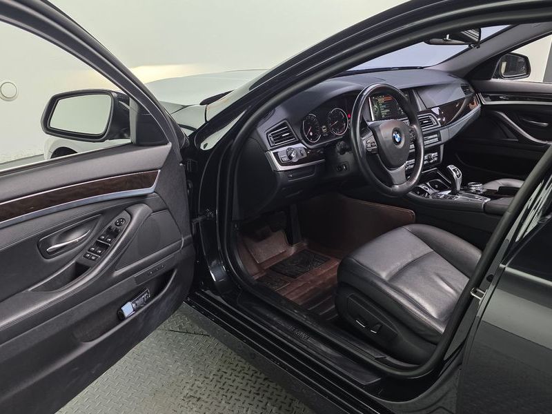 2014 BMW 5 Series 528i photo 10