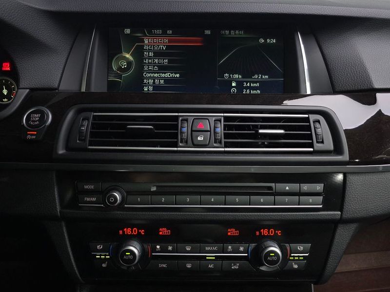 2014 BMW 5 Series 528i photo 13