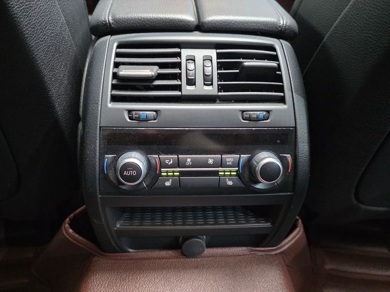 2014 BMW 5 Series 528i photo 16