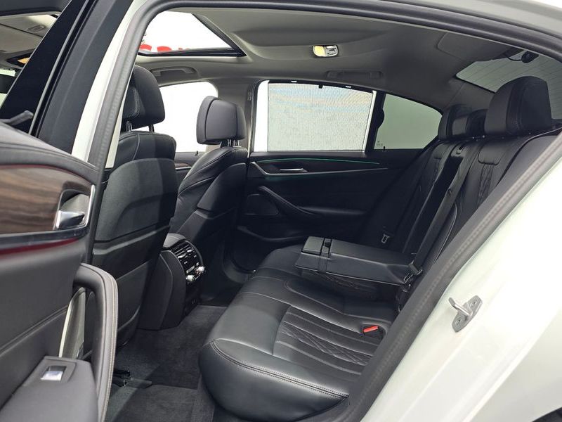 2023 BMW 5 Series 530i xDrive Luxury photo 13