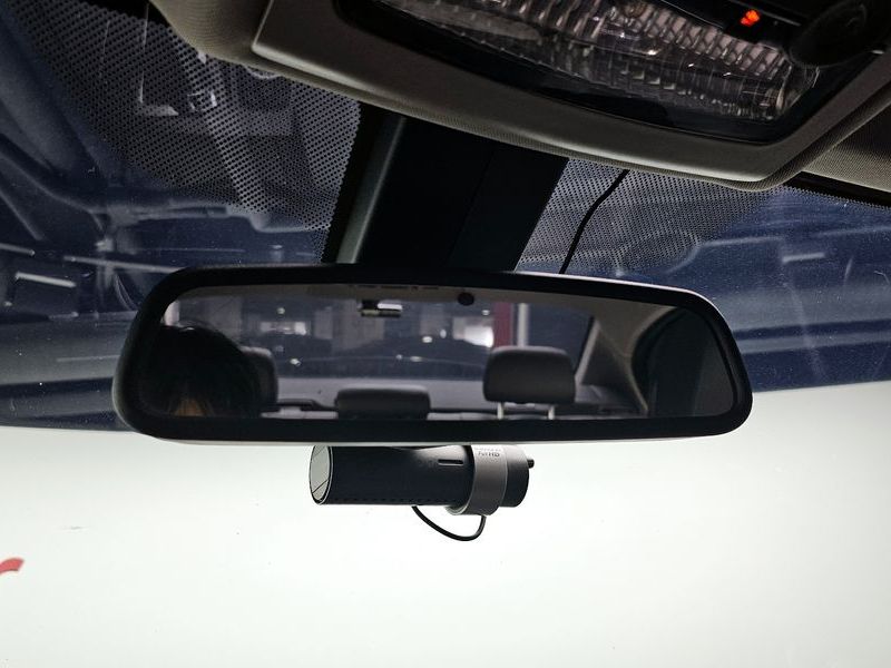2013 BMW 5 Series 520d photo 17