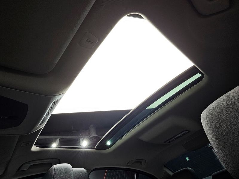 2013 BMW 5 Series 520d photo 19