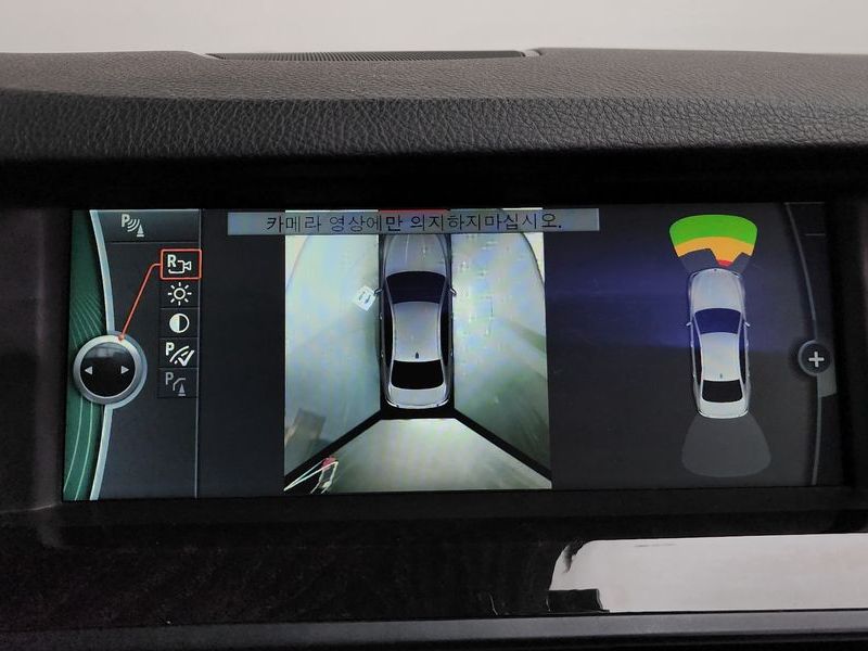2012 BMW 5 Series 528i photo 16