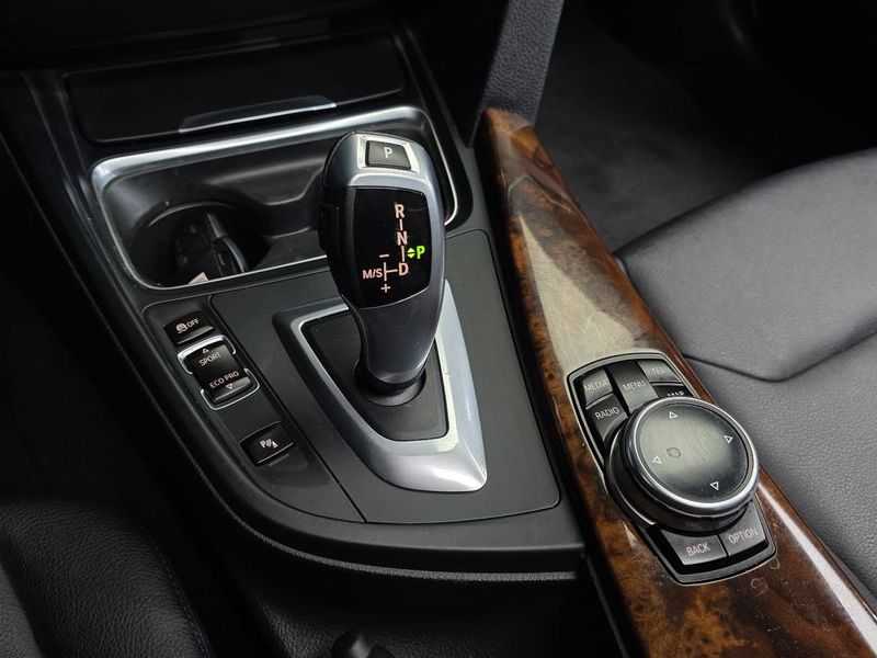 2014 BMW 3 Series 320d photo 9
