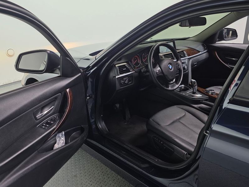 2014 BMW 3 Series 320d photo 11