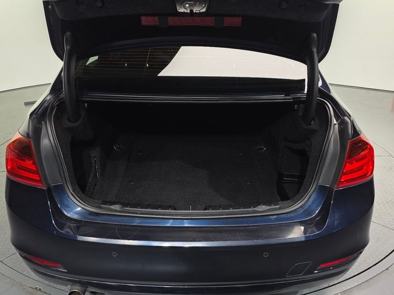 2014 BMW 3 Series 320d photo 20