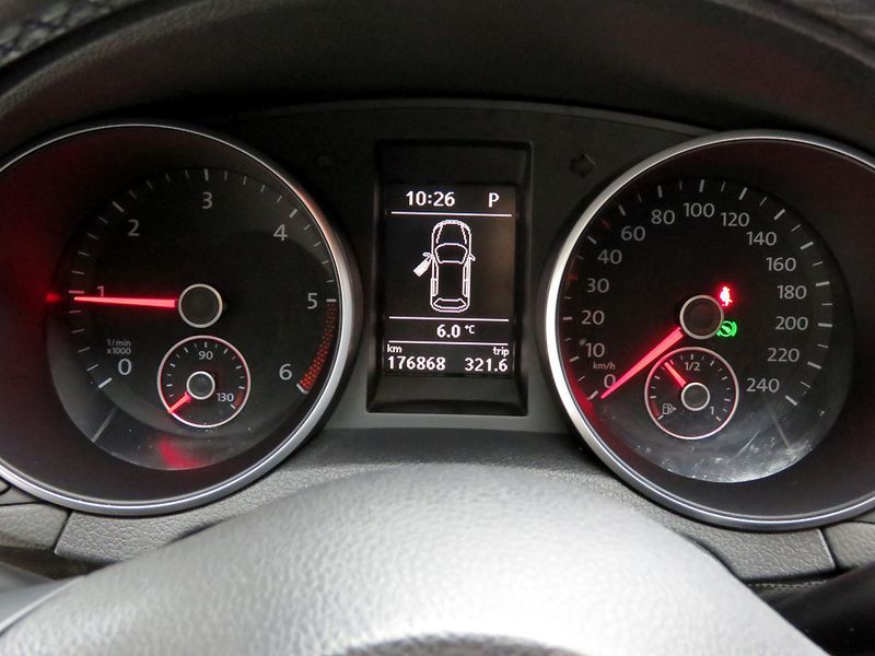 2012 Volkswagen Golf 2.0 TDI photo 9