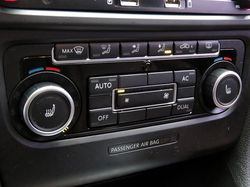2012 Volkswagen Golf 2.0 TDI photo 16