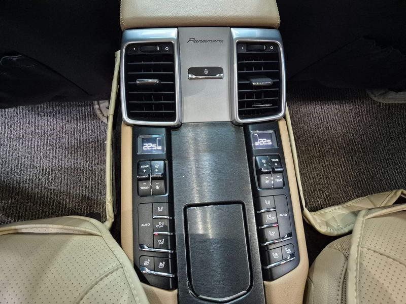 2016 Porsche Panamera 3.6 AWD 970 photo 15