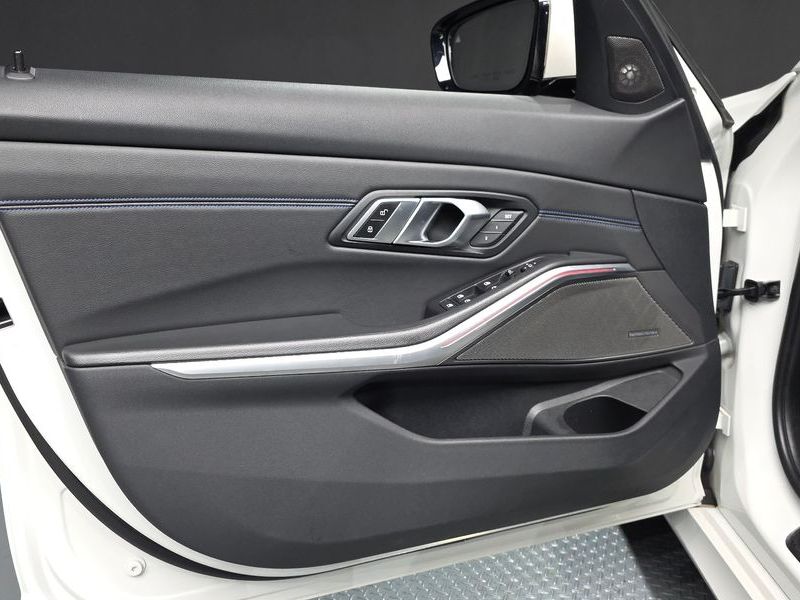 2020 BMW 3 Series 320d M Sport photo 24