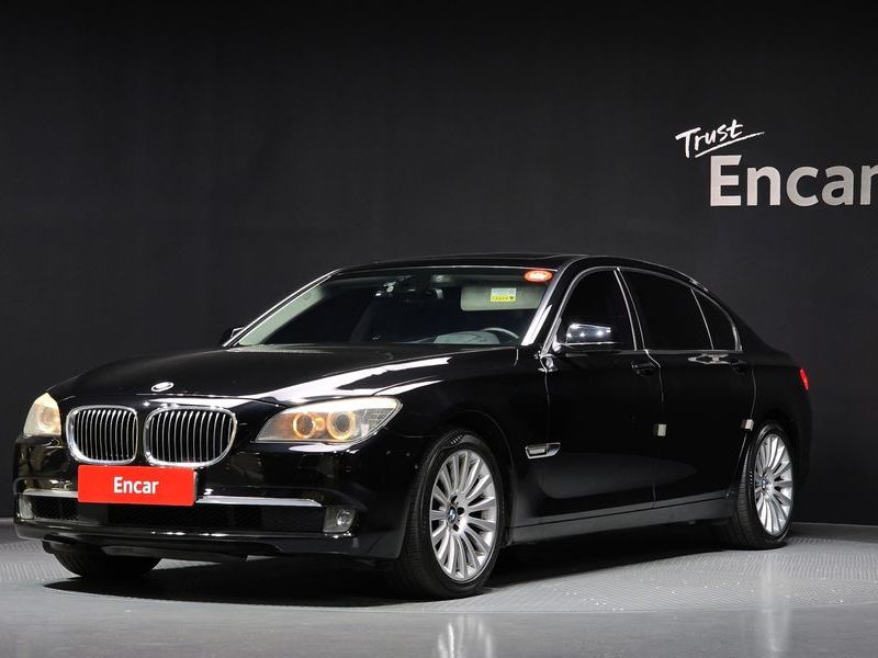 2012 BMW 7 Series 740Li photo 1