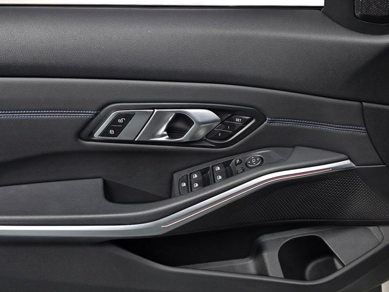 2021 BMW 3 Series 320d M Sport photo 18