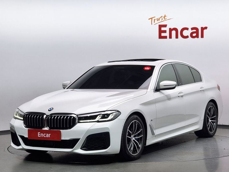 2023 BMW 5 Series 520i M Sport photo 1