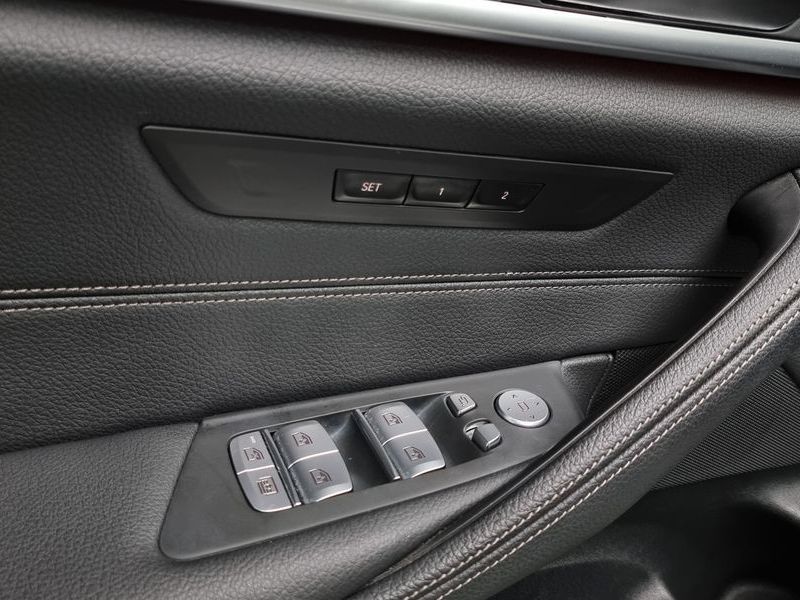 2023 BMW 5 Series 520i M Sport photo 16