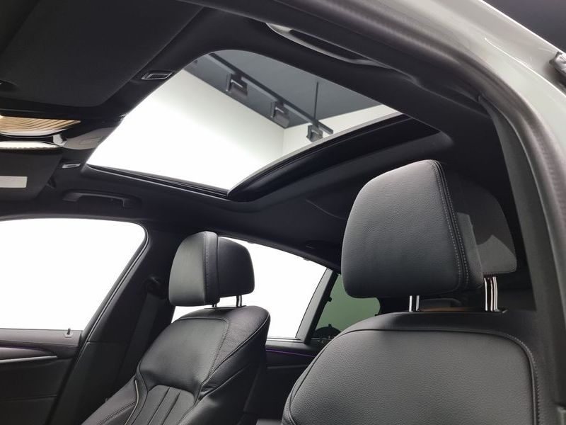 2023 BMW 5 Series 520i M Sport photo 18