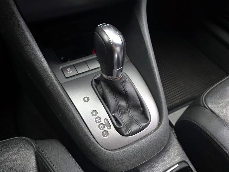 2012 Volkswagen Golf 2.0 TDI Cabriolet photo 9