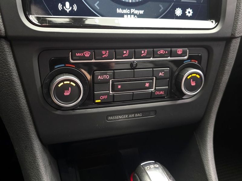 2012 Volkswagen Golf 2.0 TDI Cabriolet photo 16