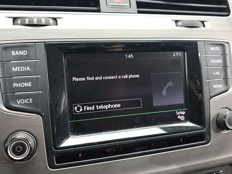 2015 Volkswagen Golf 1.8 TSI Variant photo 16