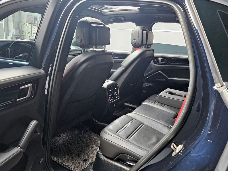 2020 Porsche Cayenne 3.0 photo 11