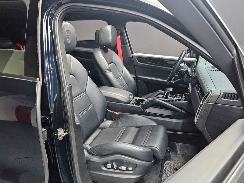 2020 Porsche Cayenne 3.0 photo 12