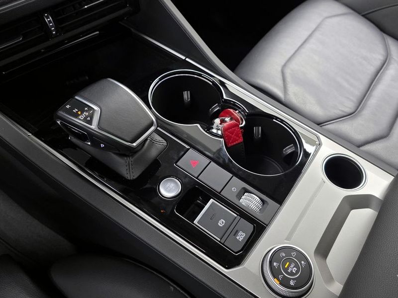2021 Volkswagen Touareg 3.0 TDI Premium photo 9