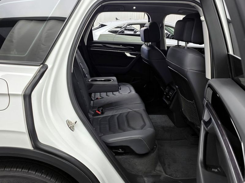 2021 Volkswagen Touareg 3.0 TDI Premium photo 12