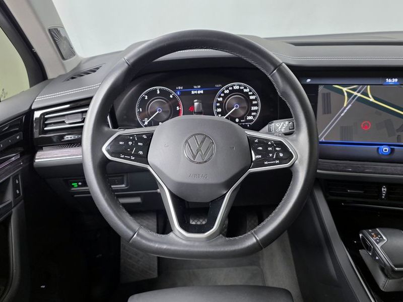 2021 Volkswagen Touareg 3.0 TDI Premium photo 13
