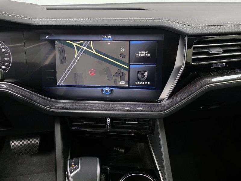 2021 Volkswagen Touareg 3.0 TDI Premium photo 14