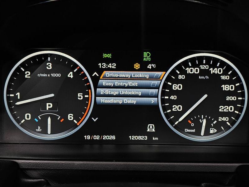 2012 Land Rover Range Rover 4.4 TDV8 Vogue photo 8