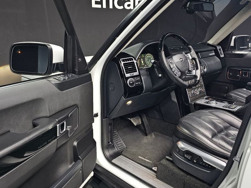 2012 Land Rover Range Rover 4.4 TDV8 Vogue photo 11