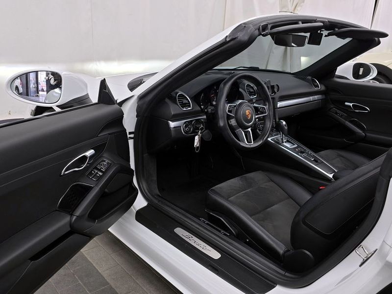 2019 Porsche 718 2.0 photo 10