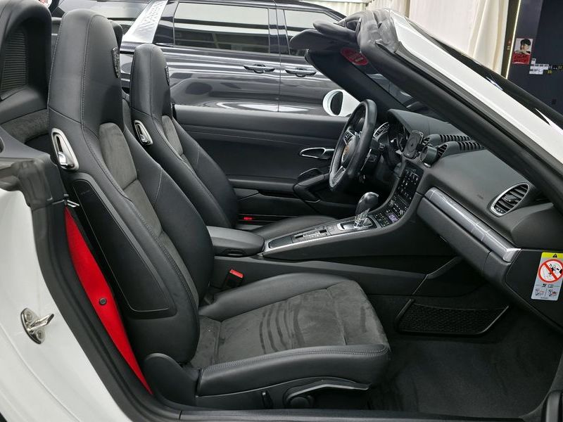 2019 Porsche 718 2.0 photo 11