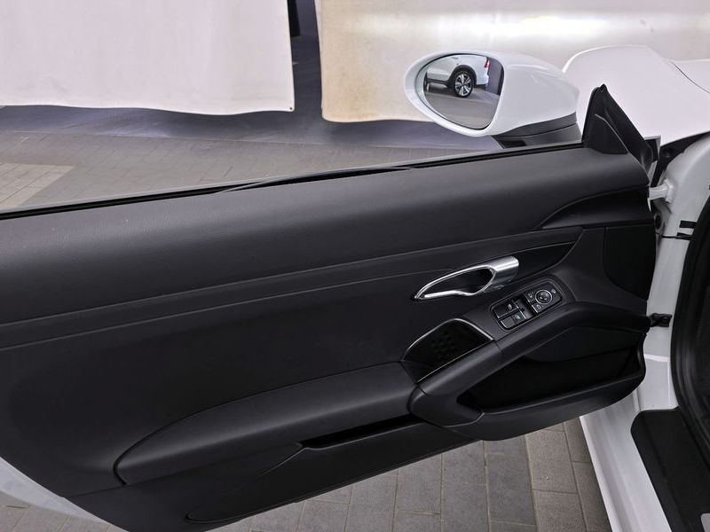 2019 Porsche 718 2.0 photo 24