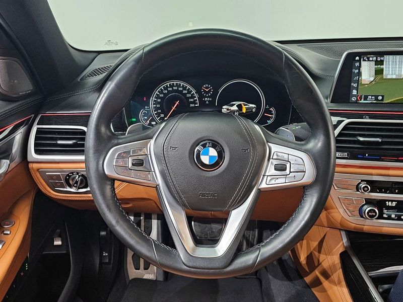 2018 BMW 7 Series 730Ld xDrive M Sport photo 12