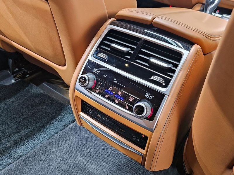 2018 BMW 7 Series 730Ld xDrive M Sport photo 18