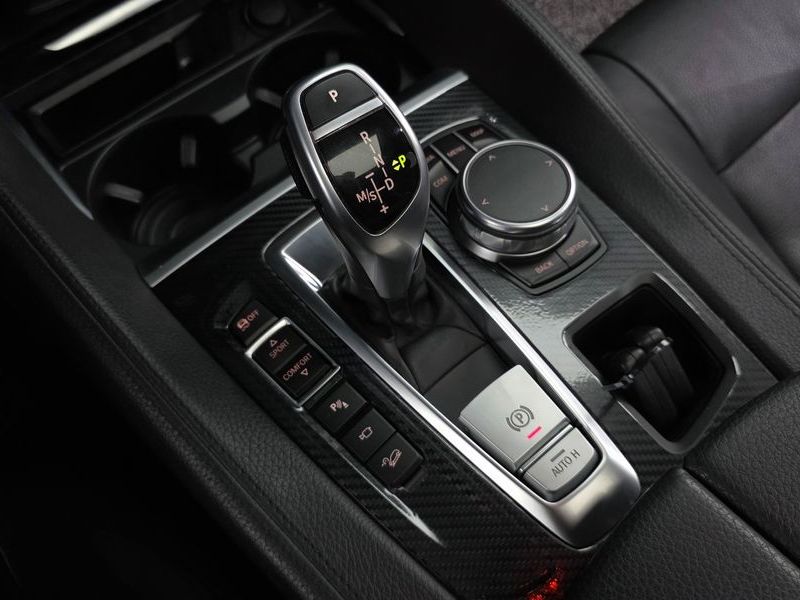 2017 BMW X6 xDrive 30d photo 9