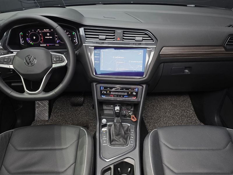 2023 Volkswagen Tiguan 2.0 TSI Prestige photo 7
