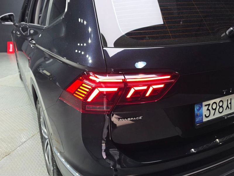 2023 Volkswagen Tiguan 2.0 TSI Prestige photo 23