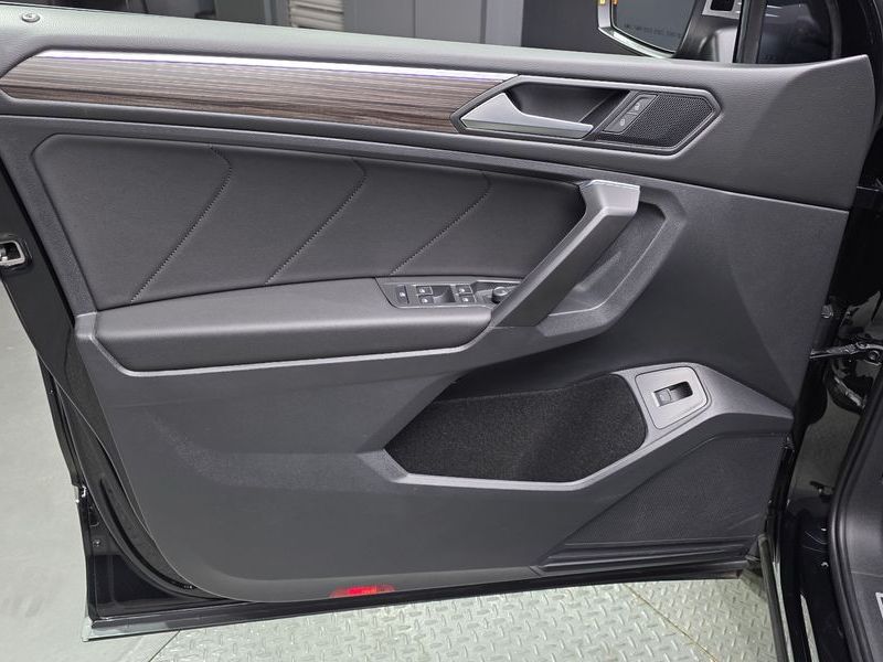 2023 Volkswagen Tiguan 2.0 TSI Prestige photo 24