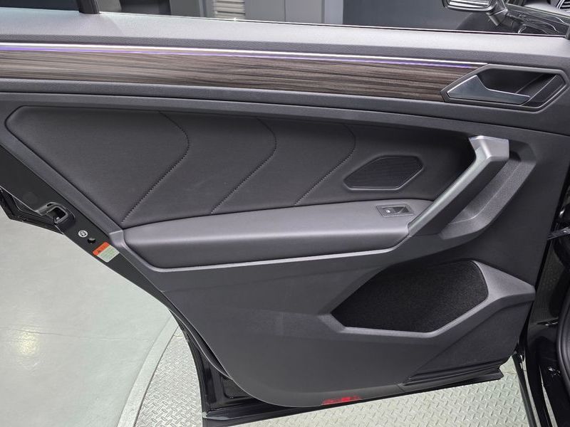2023 Volkswagen Tiguan 2.0 TSI Prestige photo 25