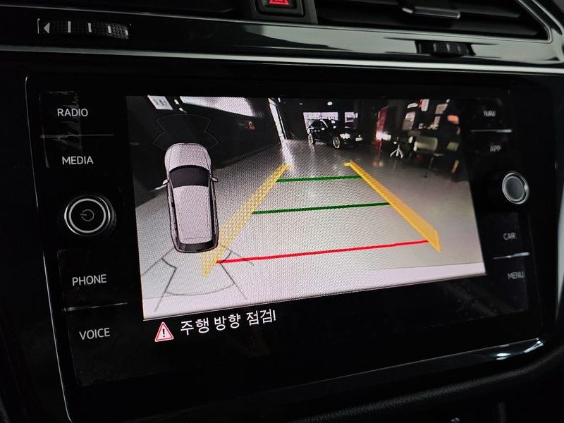2020 Volkswagen Tiguan 2.0 TDI Premium photo 16
