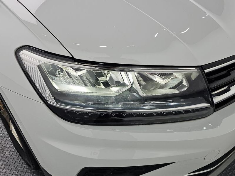 2020 Volkswagen Tiguan 2.0 TDI Premium photo 22