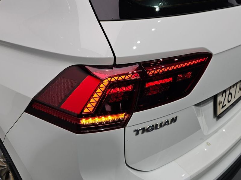 2020 Volkswagen Tiguan 2.0 TDI Premium photo 23