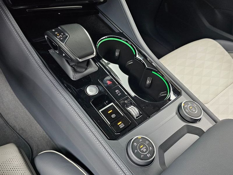 2026 Volkswagen Touareg 3.0 TDI Prestige photo 9