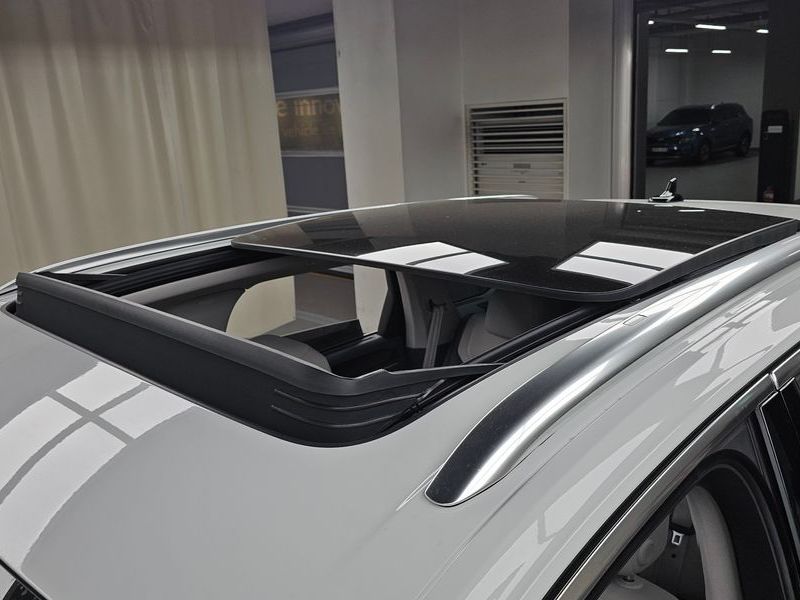 2026 Volkswagen Touareg 3.0 TDI Prestige photo 19