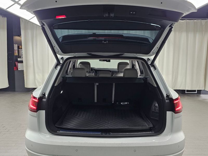 2026 Volkswagen Touareg 3.0 TDI Prestige photo 20
