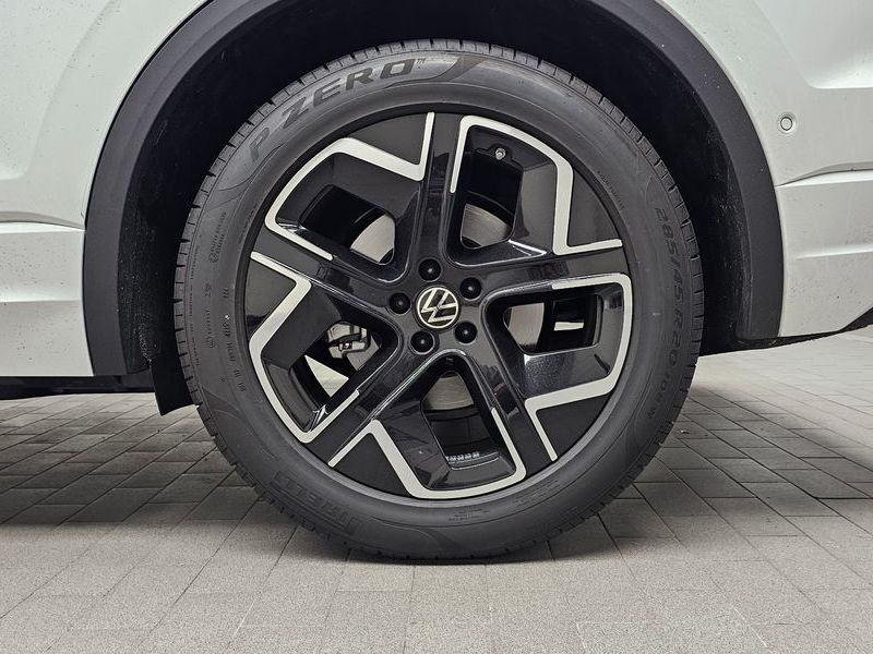2026 Volkswagen Touareg 3.0 TDI Prestige photo 21