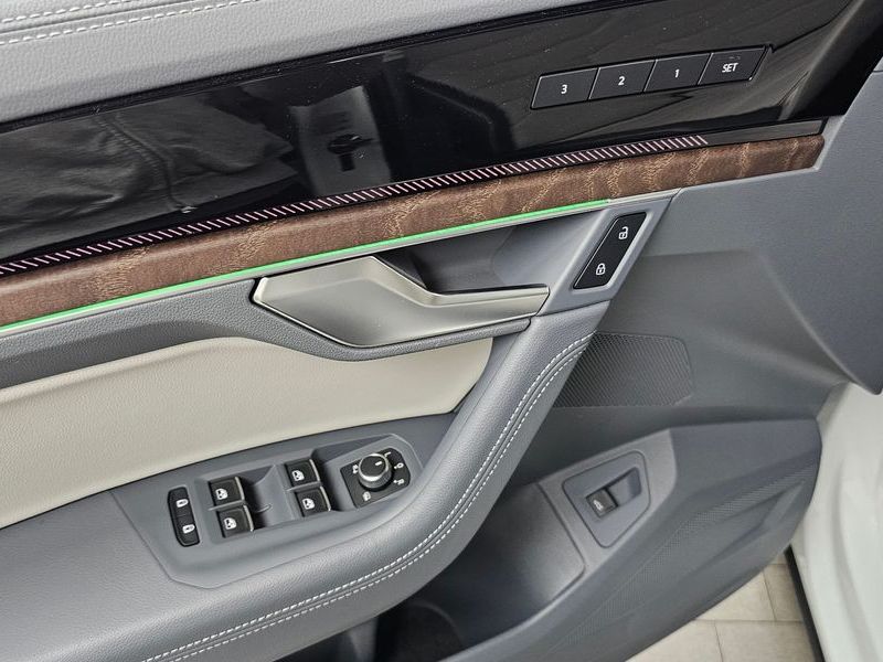 2026 Volkswagen Touareg 3.0 TDI Prestige photo 27