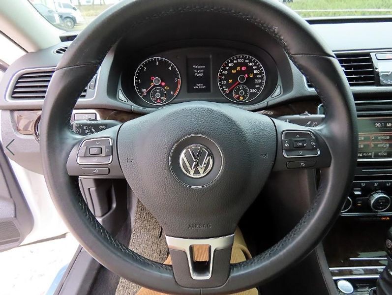 2014 Volkswagen Passat 2.0 TDI B7 photo 9