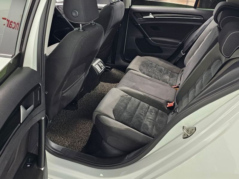 2016 Volkswagen Golf 2.0 TDI photo 11